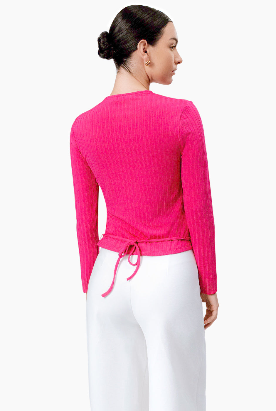 Blusa fucsia cruzada con amarre lateral y manga larga