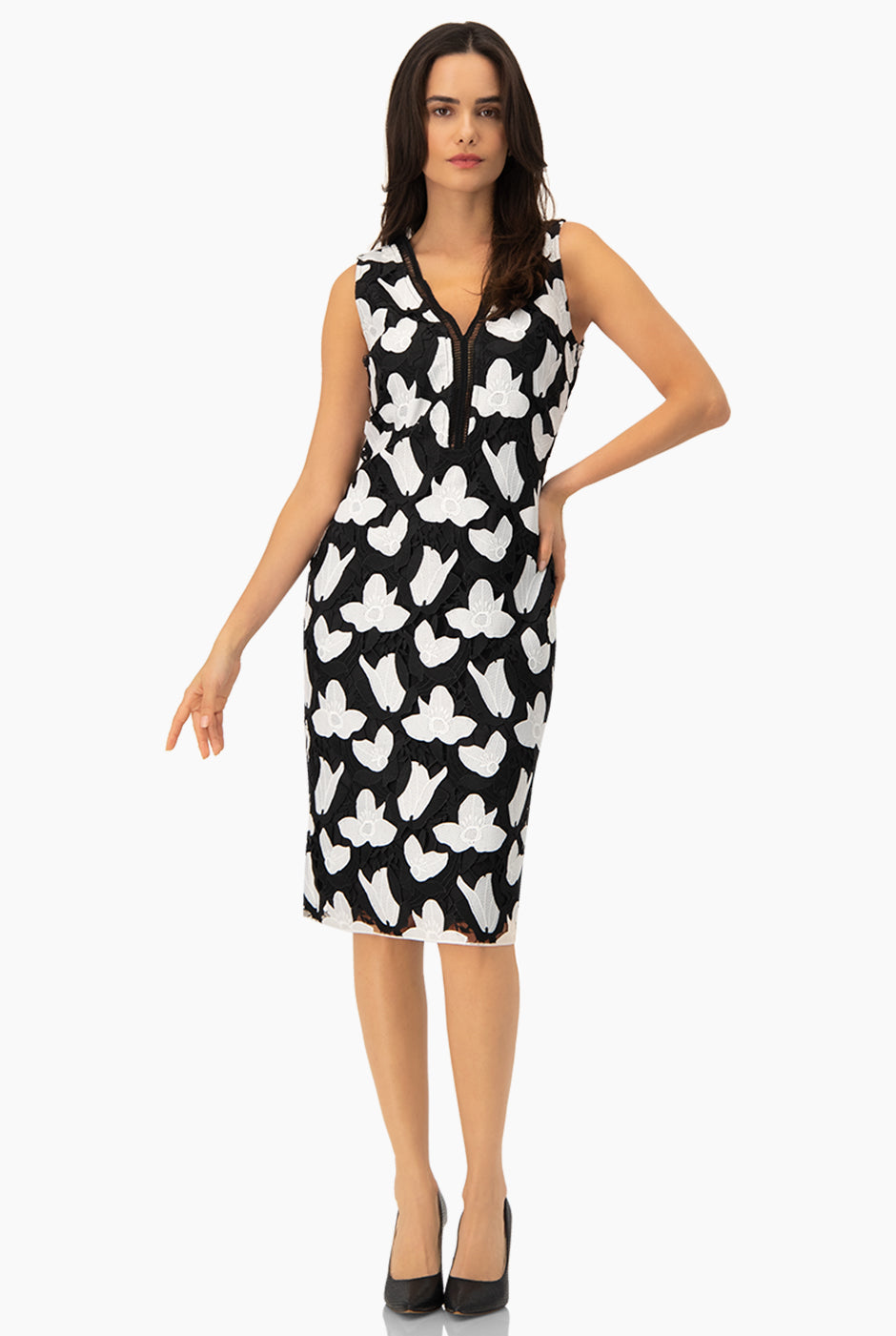 Vestido midi negro sin mangas con escote en V y estampado floral